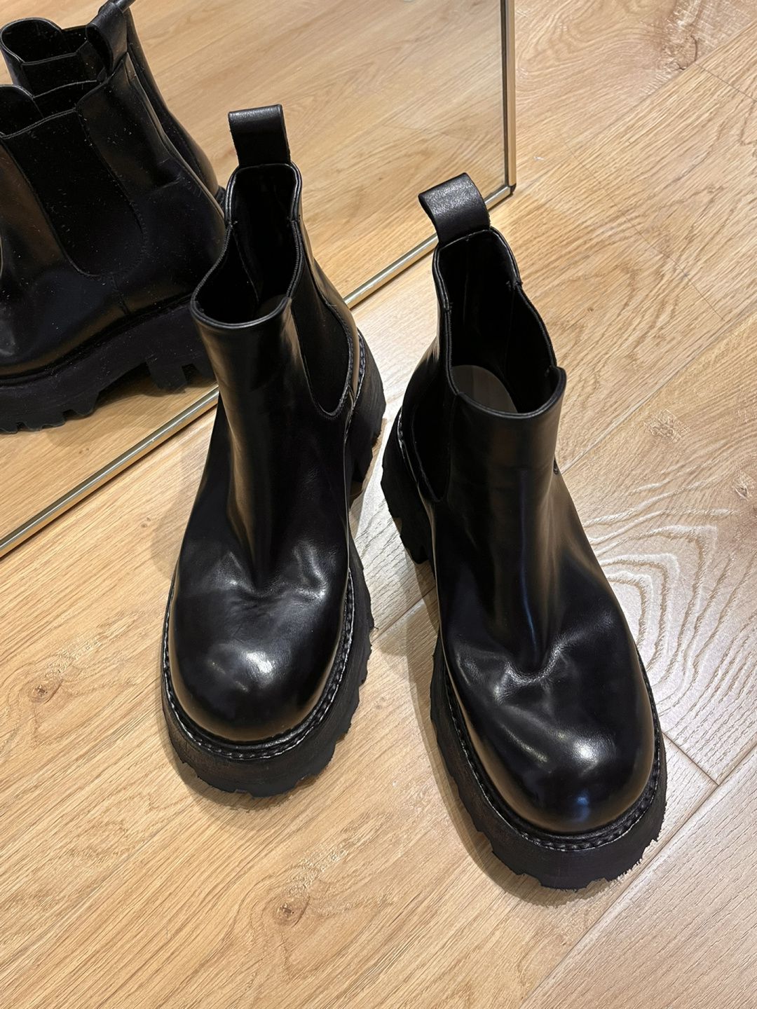 圆头 松紧带 皮革  - VALI鞋履AI设计主图