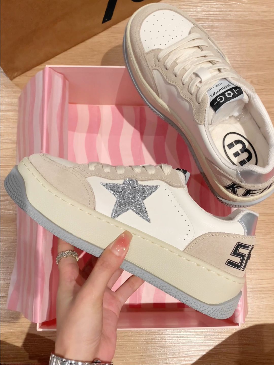 低帮 系带 皮革  - VALI鞋履AI设计主图