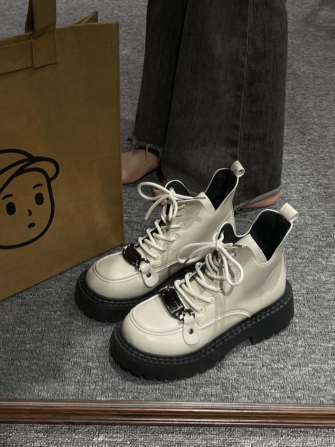 圆头 系带 皮革  - VALI鞋履AI设计主图