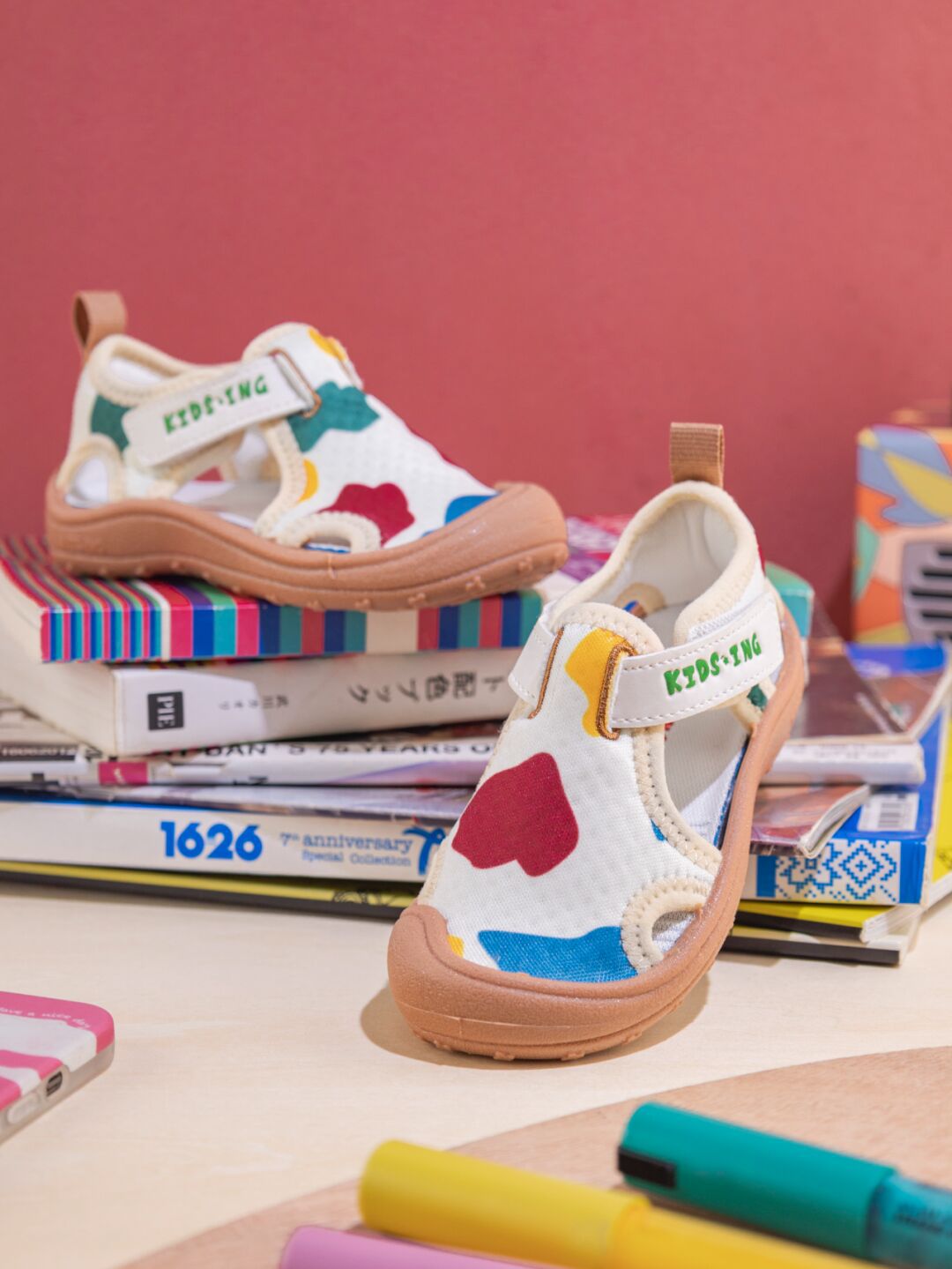 魔术贴  - VALI鞋履AI设计主图