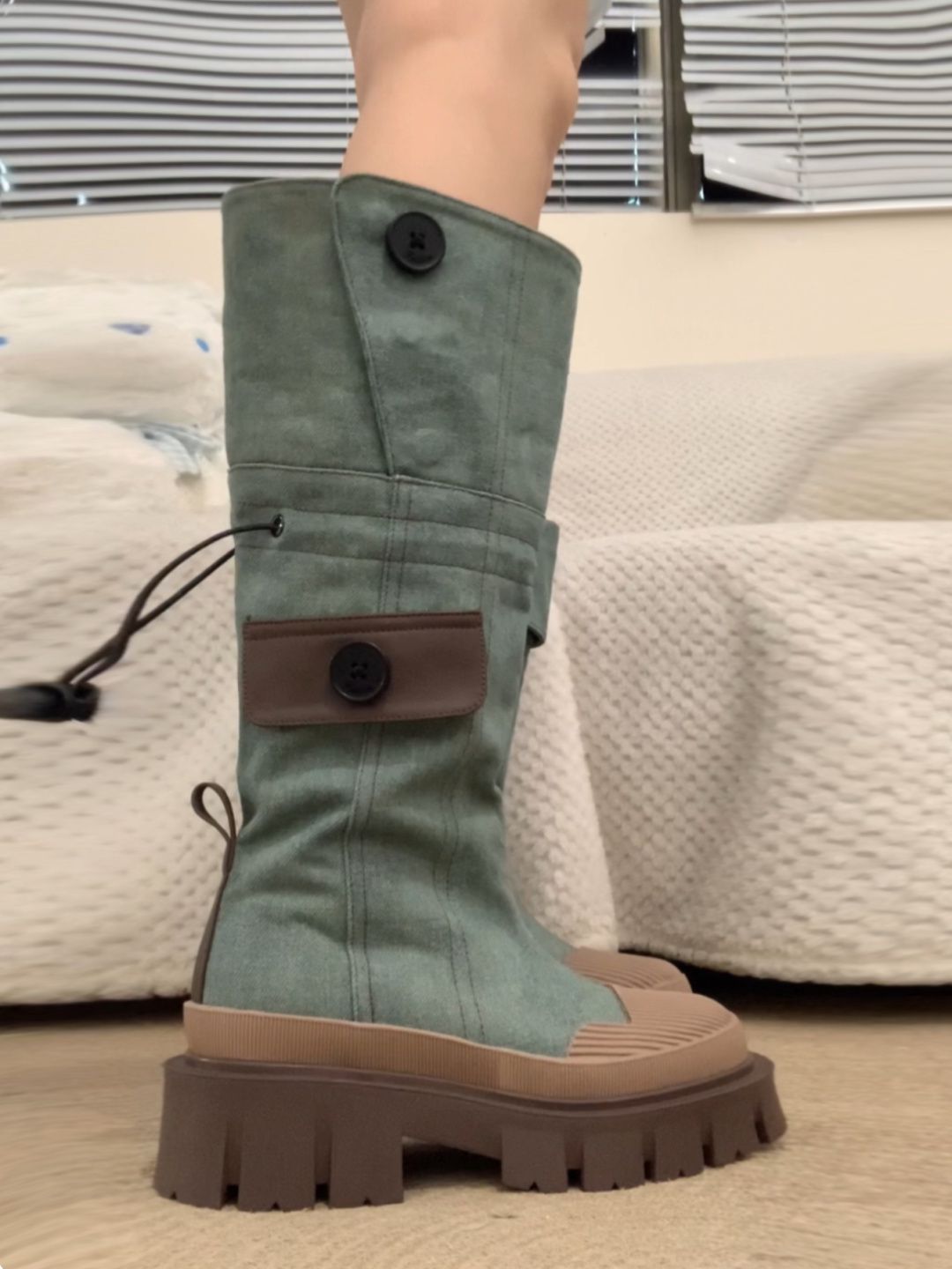  - VALI鞋履AI设计主图