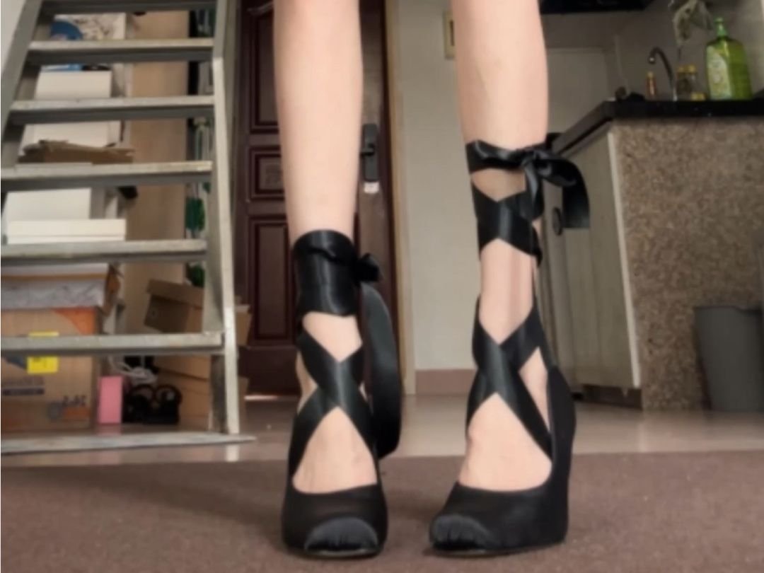 松紧带 中口鞋 皮革  - VALI鞋履AI设计主图