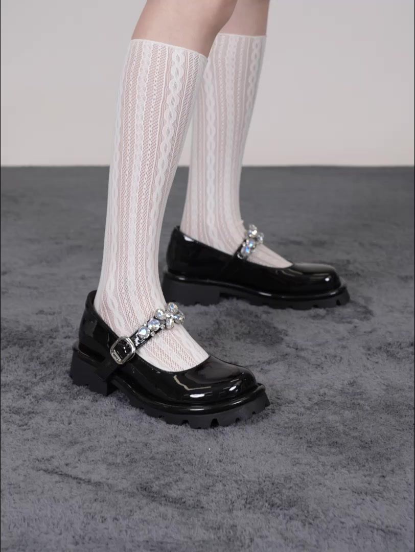 圆头 袢扣 中口鞋 皮革  - VALI鞋履AI设计主图