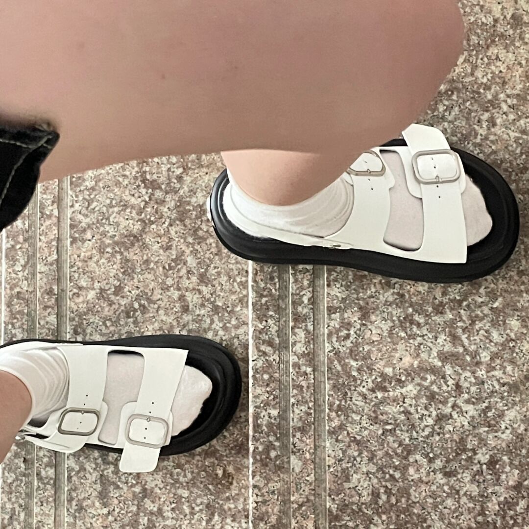 无帮 袢扣 皮革 魔术贴  - VALI鞋履AI设计主图