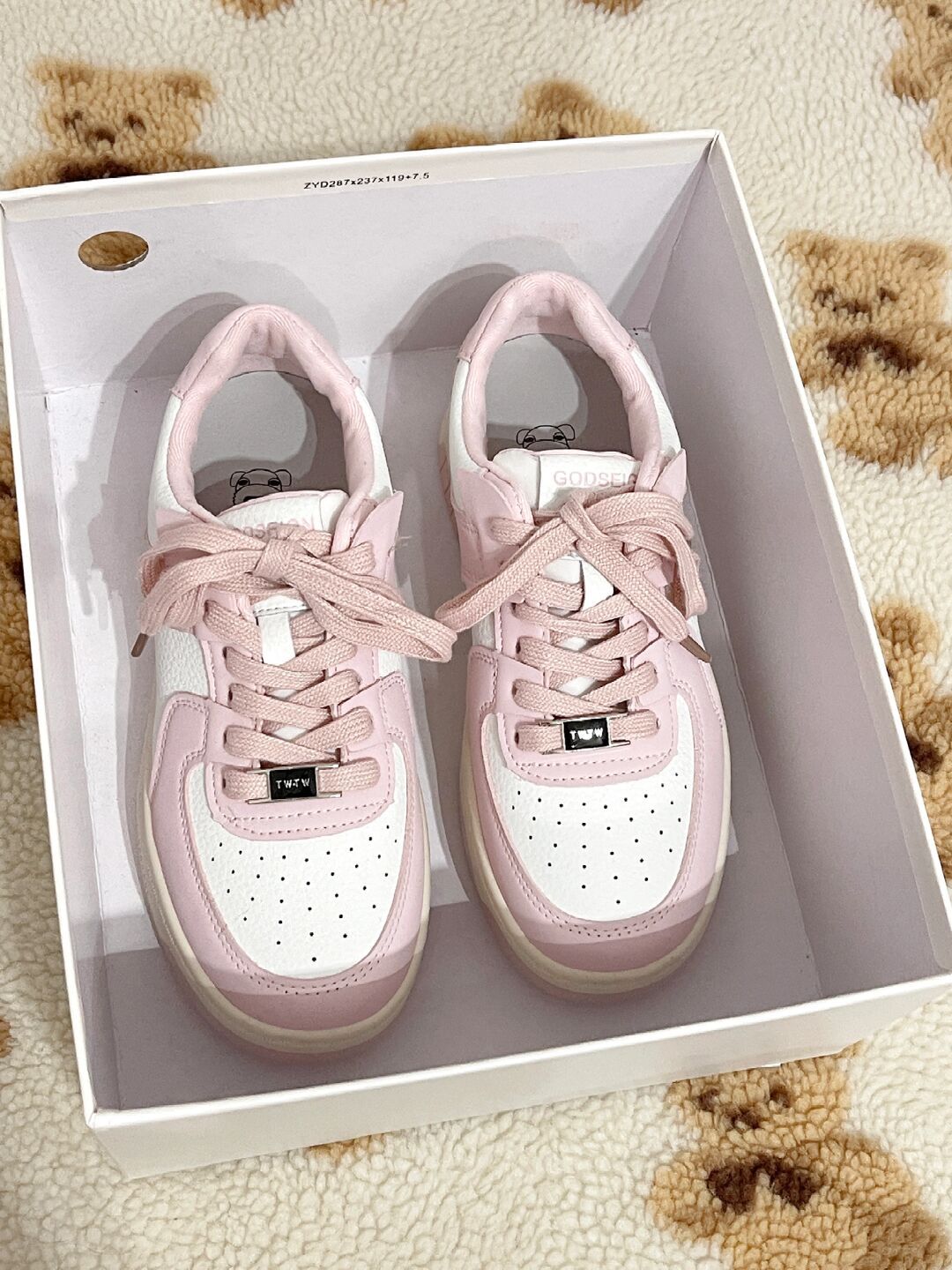 系带 皮革  - VALI鞋履AI设计主图