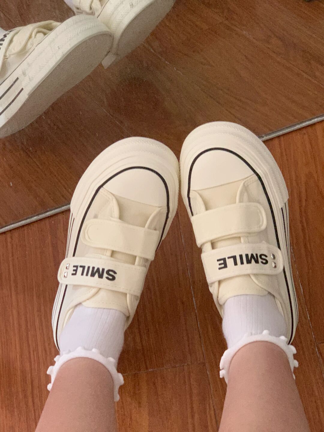  - VALI鞋履AI设计主图