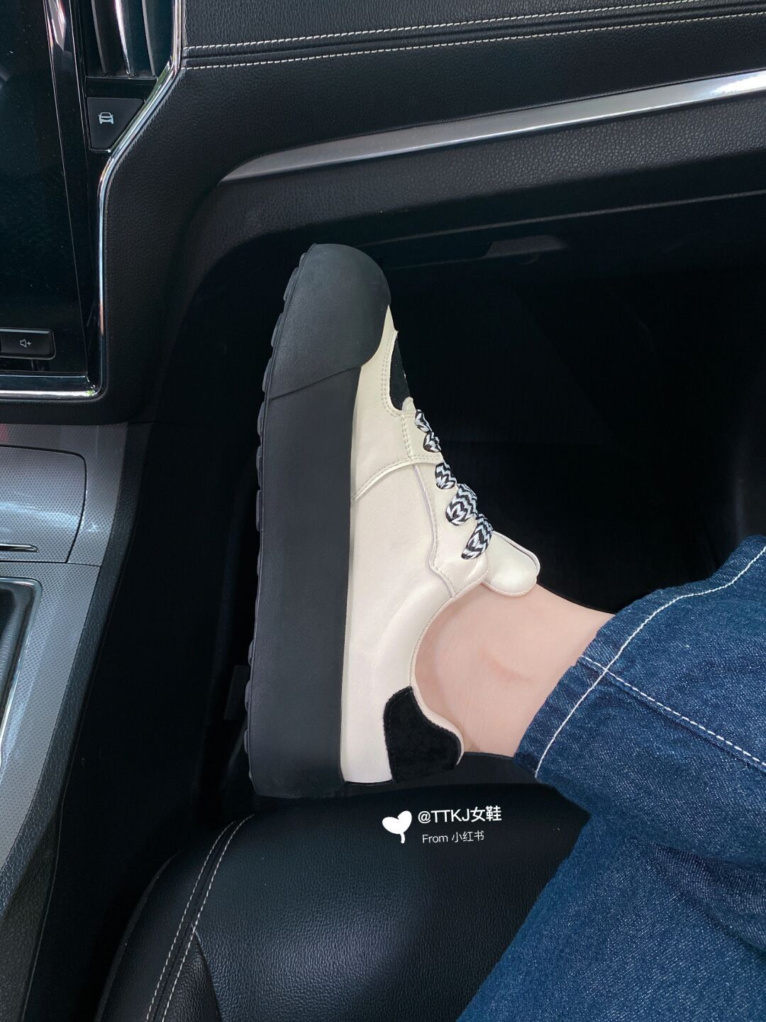 低帮 皮革  - VALI鞋履AI设计主图