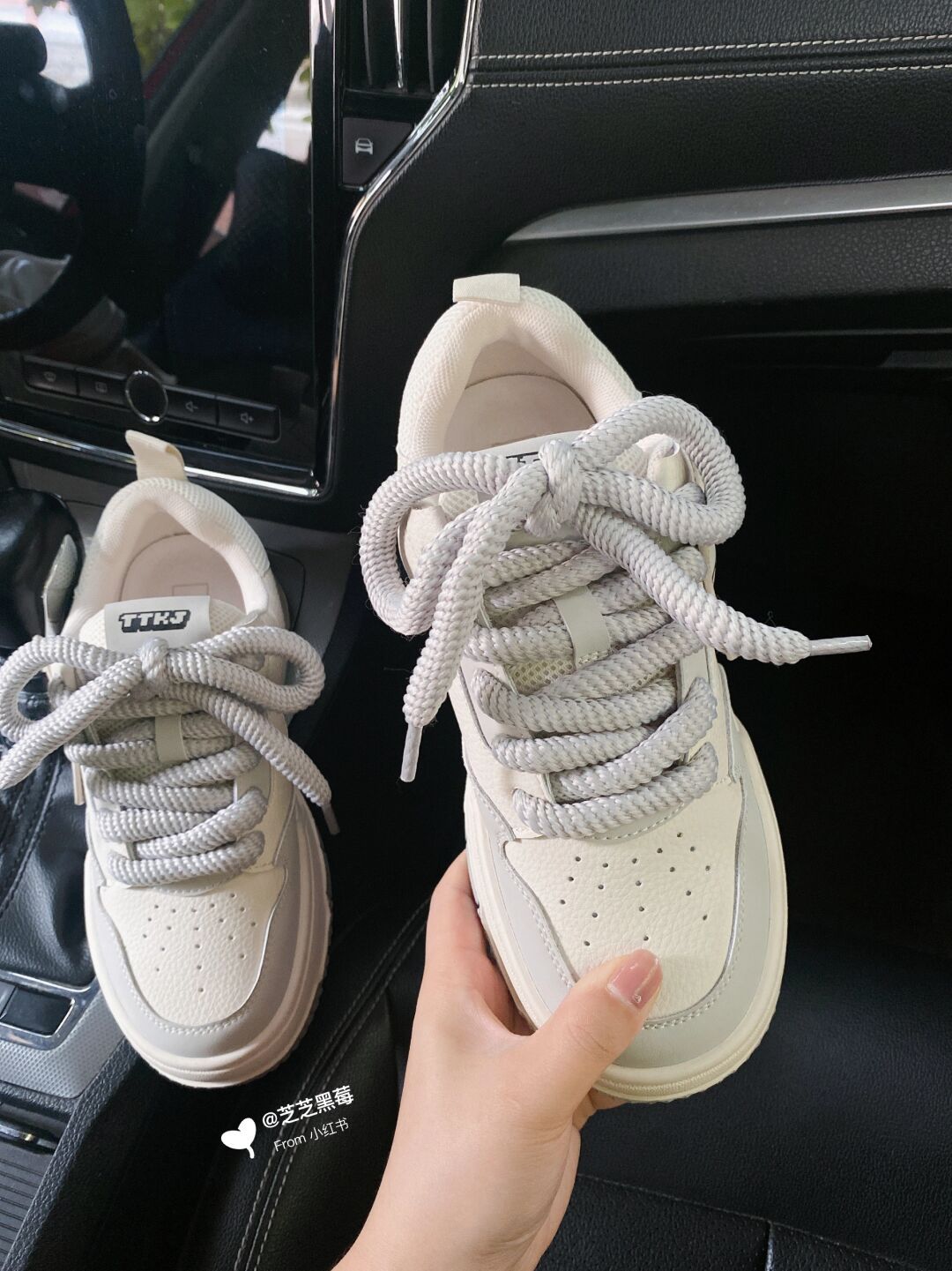 低帮 系带 皮革  - VALI鞋履AI设计主图