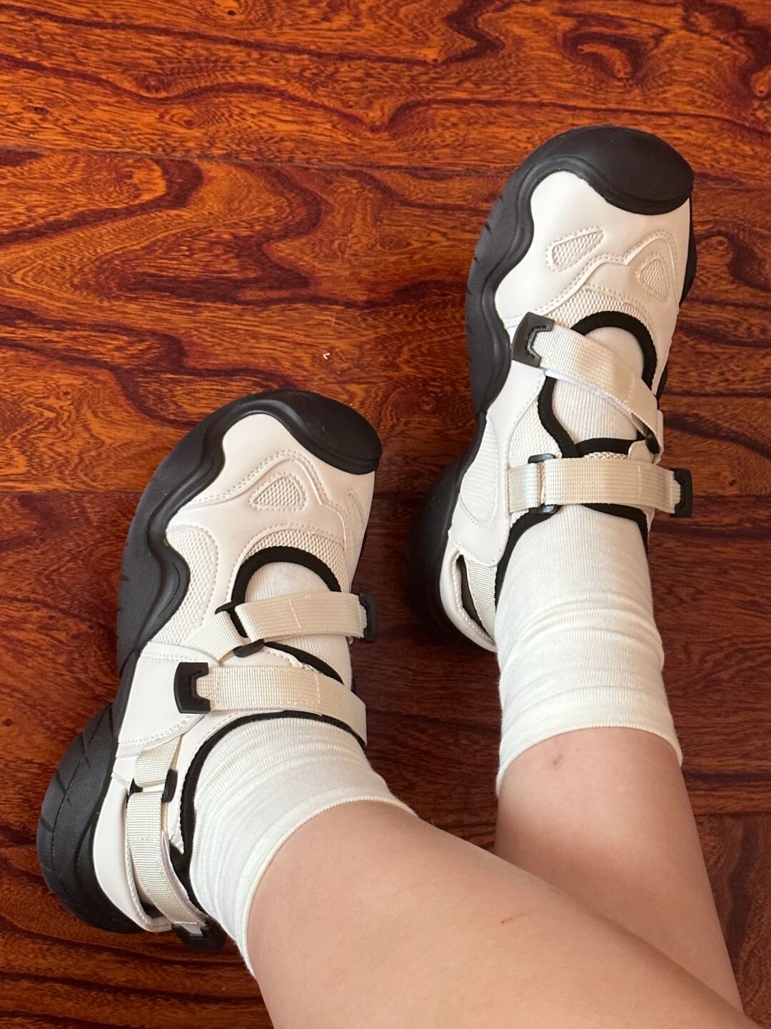 厚底 圆头 插扣 袢扣 中口鞋 皮革  - VALI鞋履AI设计主图