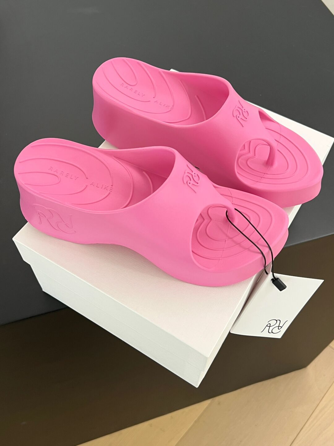 无帮  - VALI鞋履AI设计主图