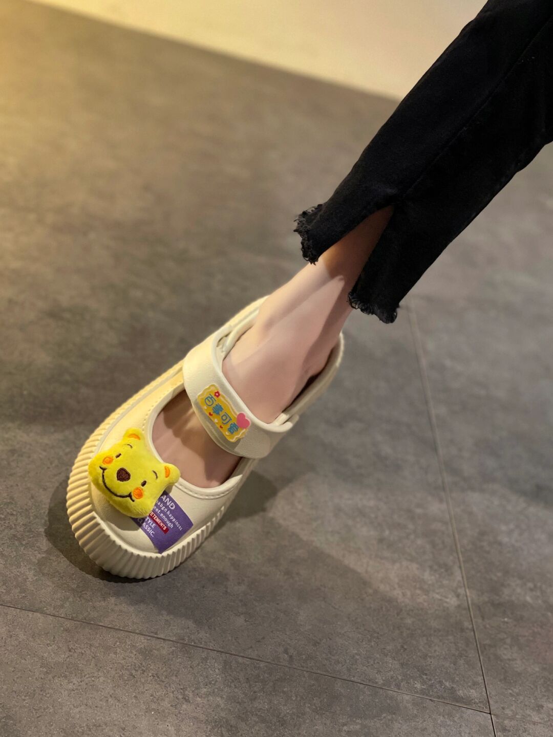 无帮 魔术贴 皮革  - VALI鞋履AI设计主图