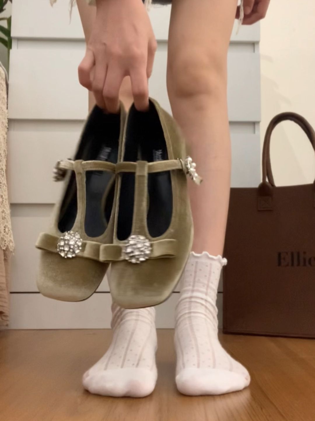 圆头 袢扣 浅口鞋 皮革  - VALI鞋履AI设计主图