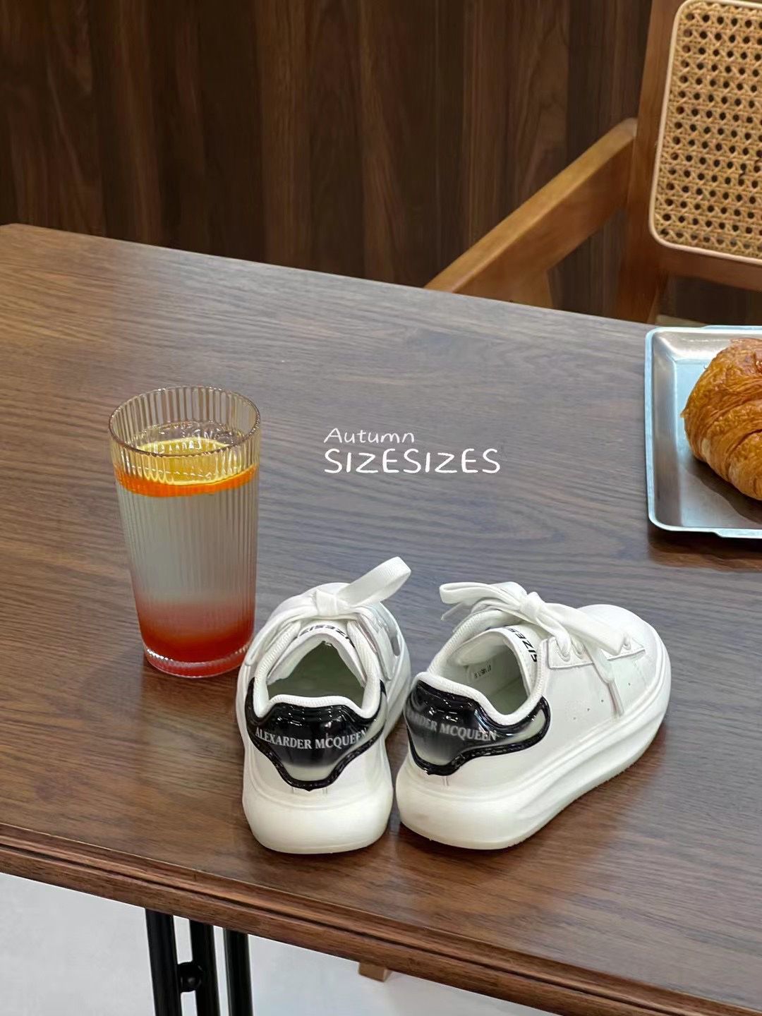 低帮 魔术贴  - VALI鞋履AI设计主图