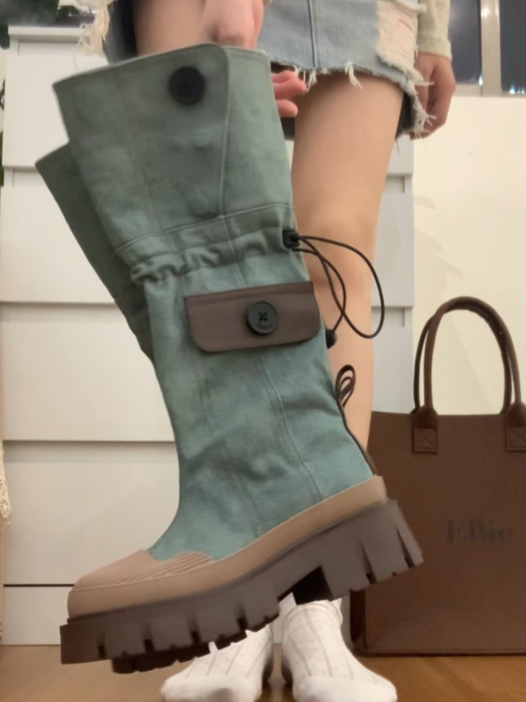 皮革  - VALI鞋履AI设计主图