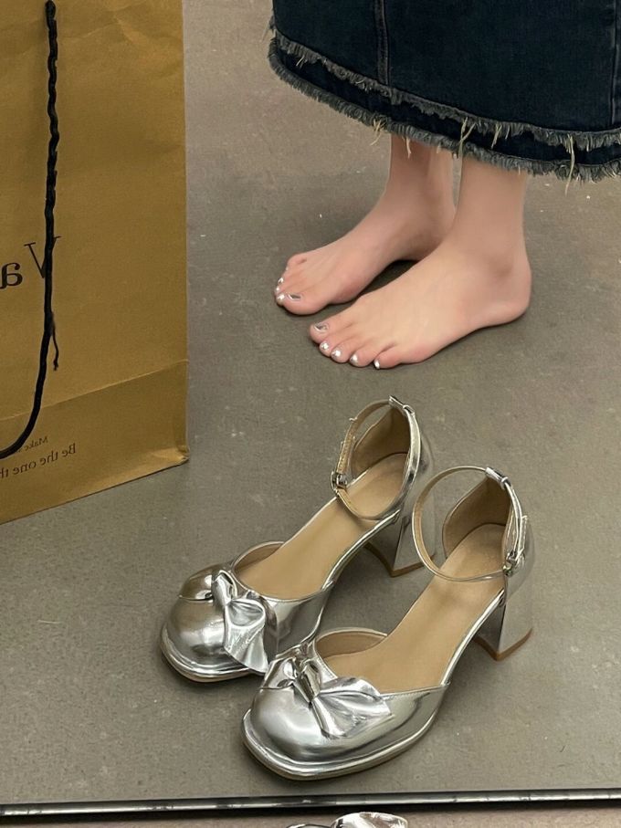 圆头 袢扣 浅口鞋 皮革 