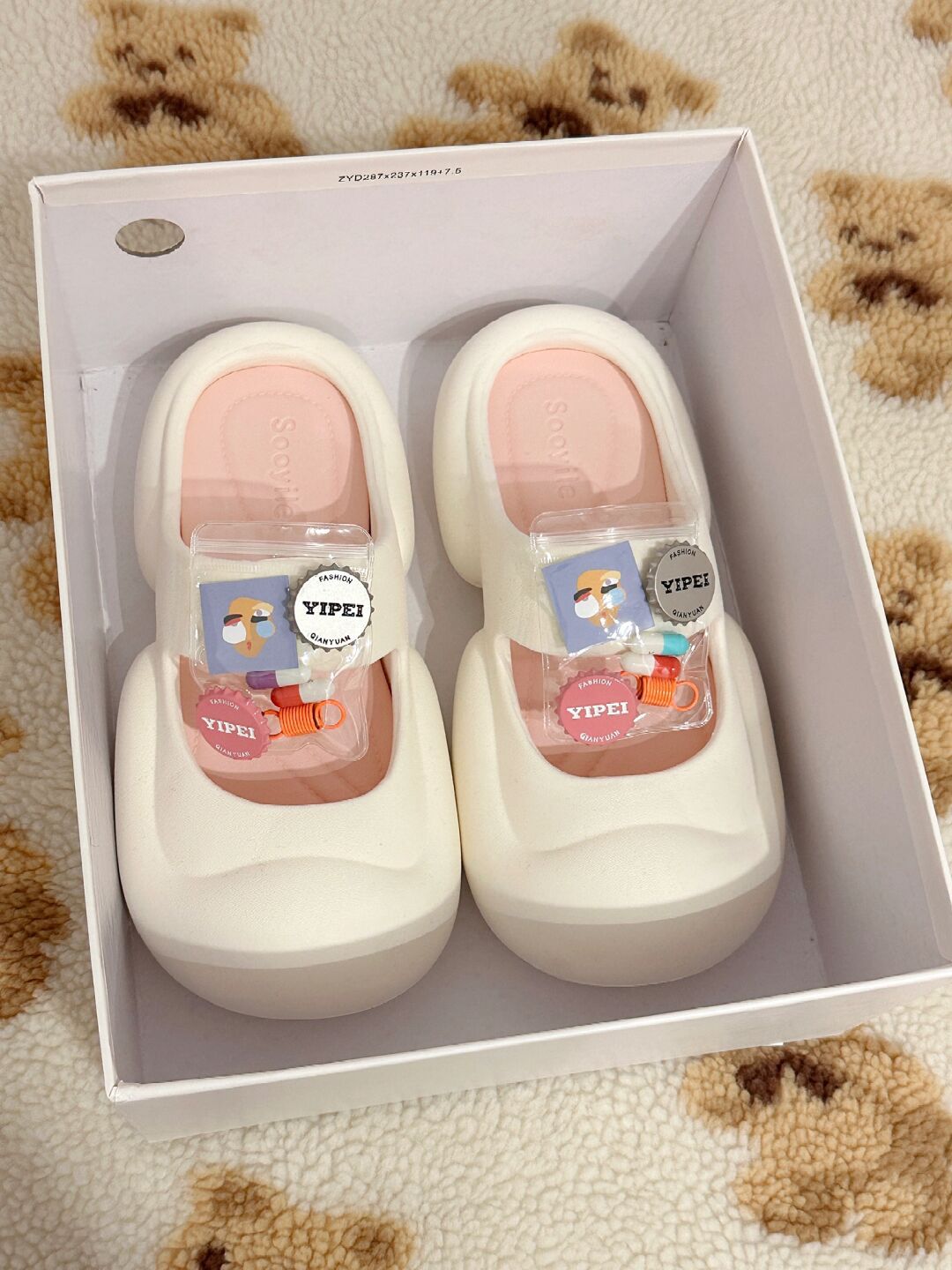  - VALI鞋履AI设计主图