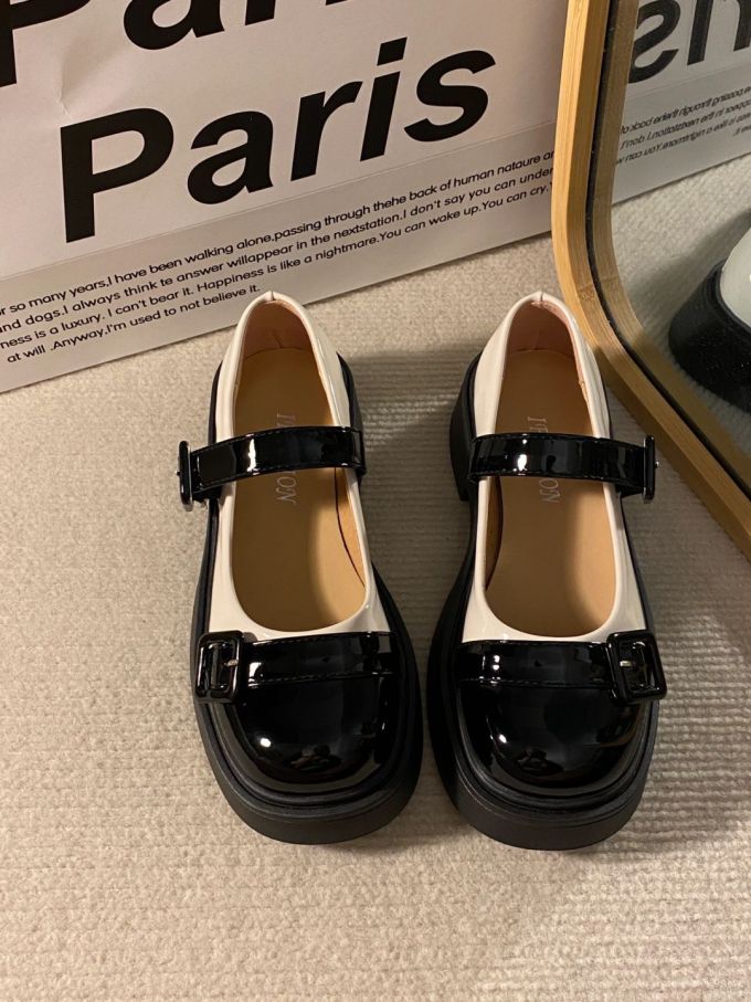 圆头 袢扣 中口鞋 皮革 