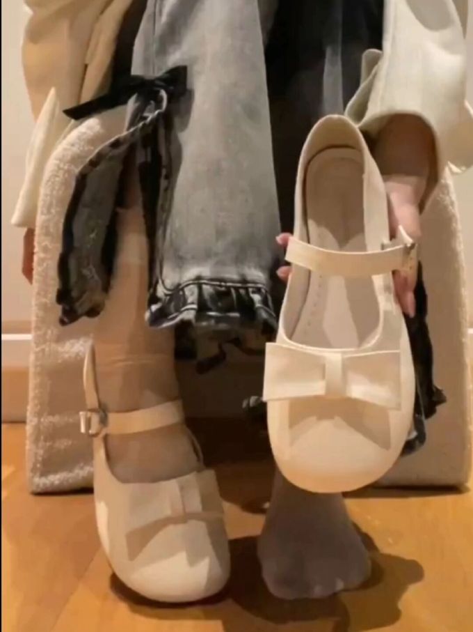 圆头 袢扣 浅口鞋 皮革 