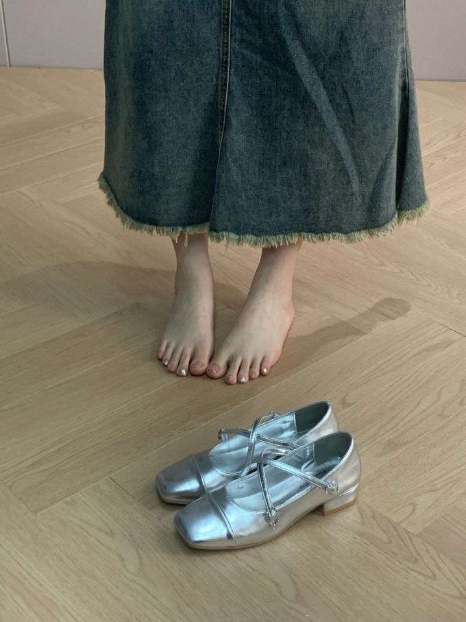 方头 袢扣 浅口鞋 皮革 