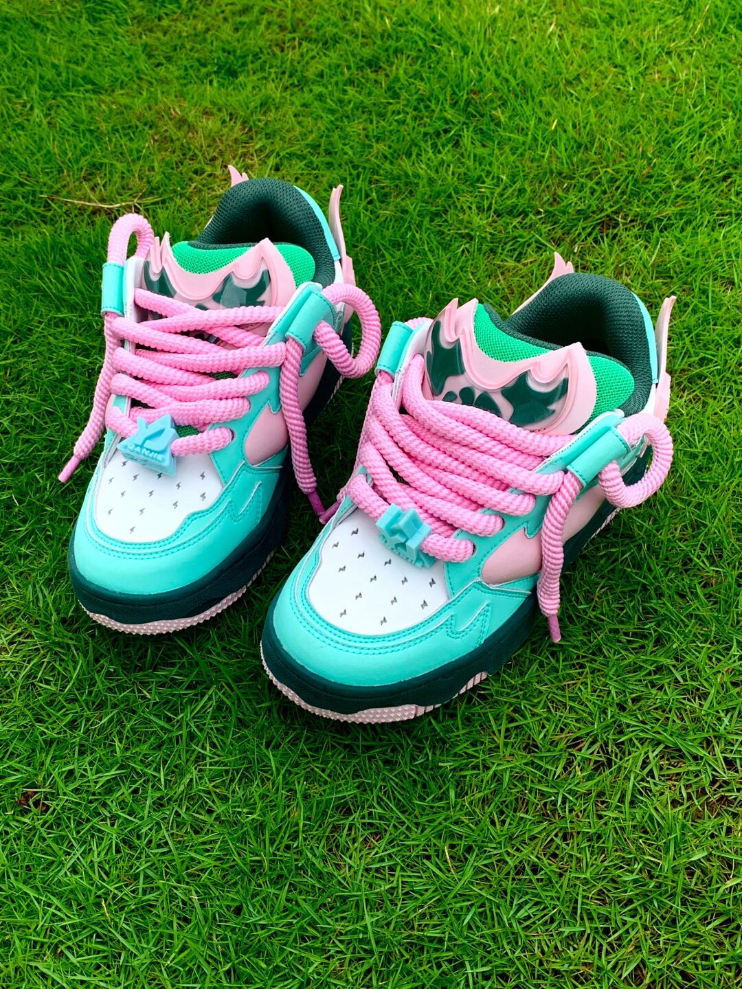 中帮 魔术贴 皮革  - VALI鞋履AI设计主图