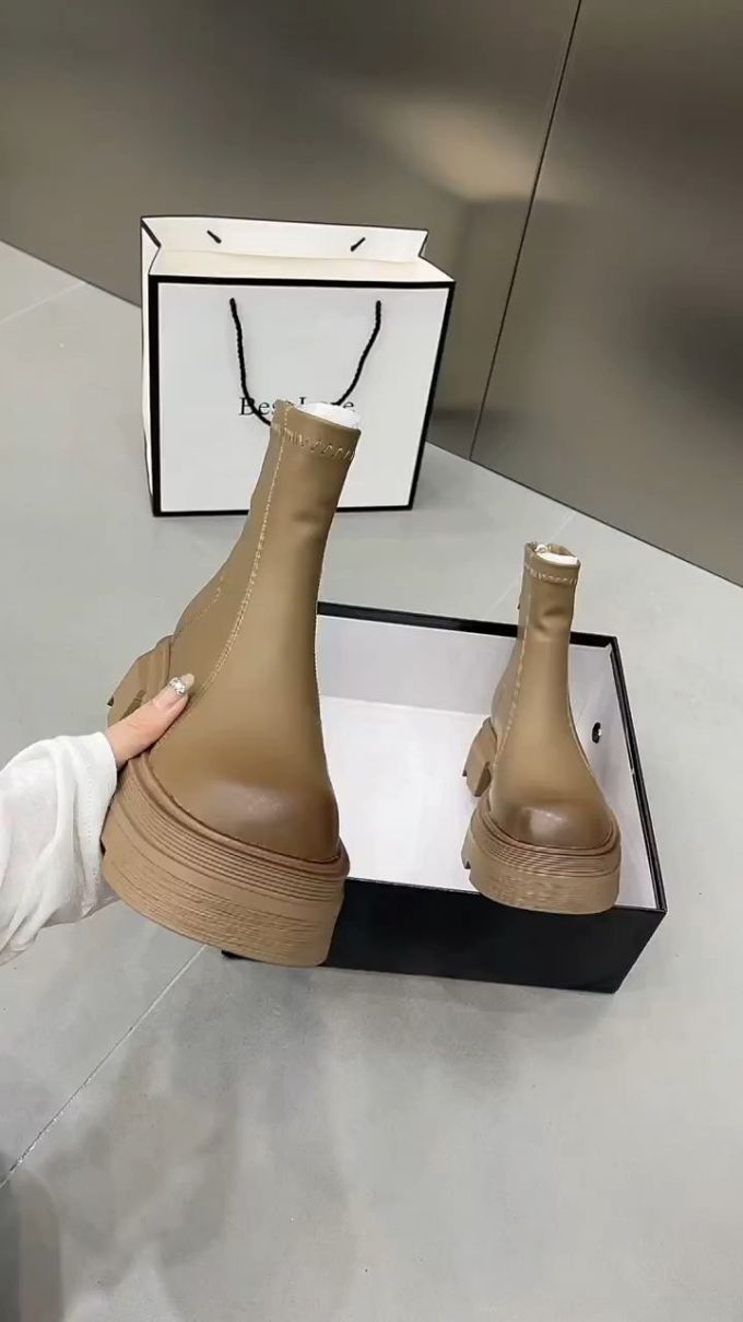 皮革 