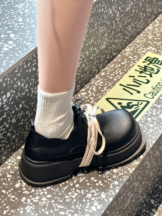 圆头 低帮 深口鞋 皮革 