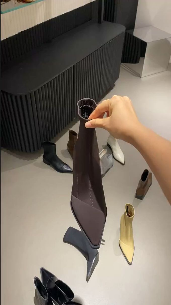 尖头 皮革 