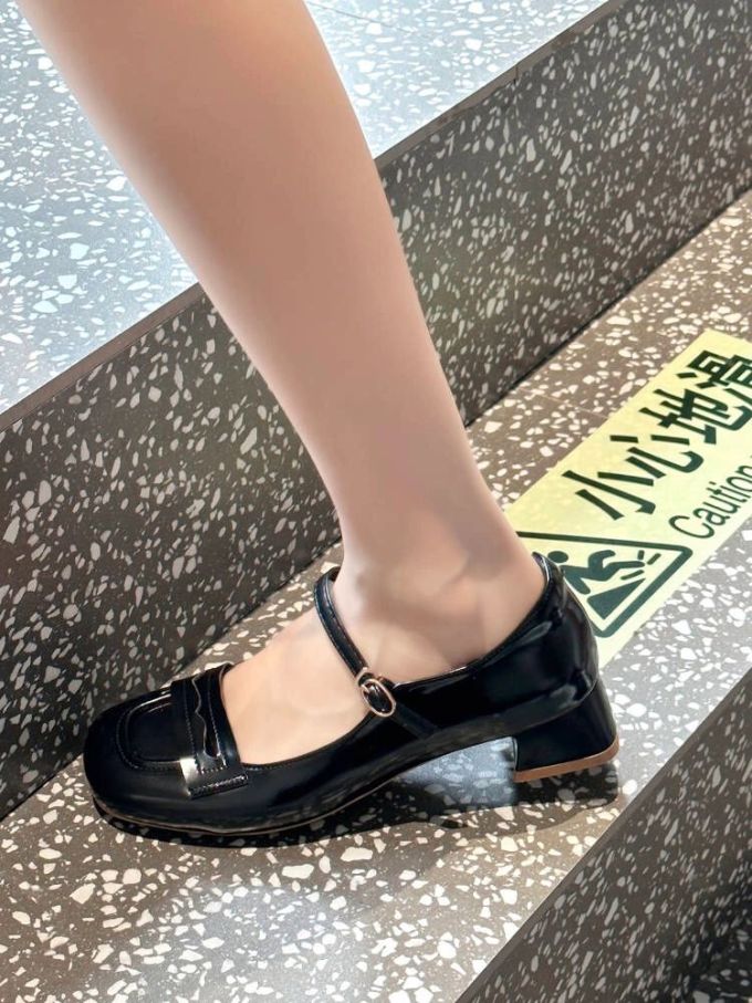方头 袢扣 中口鞋 皮革 
