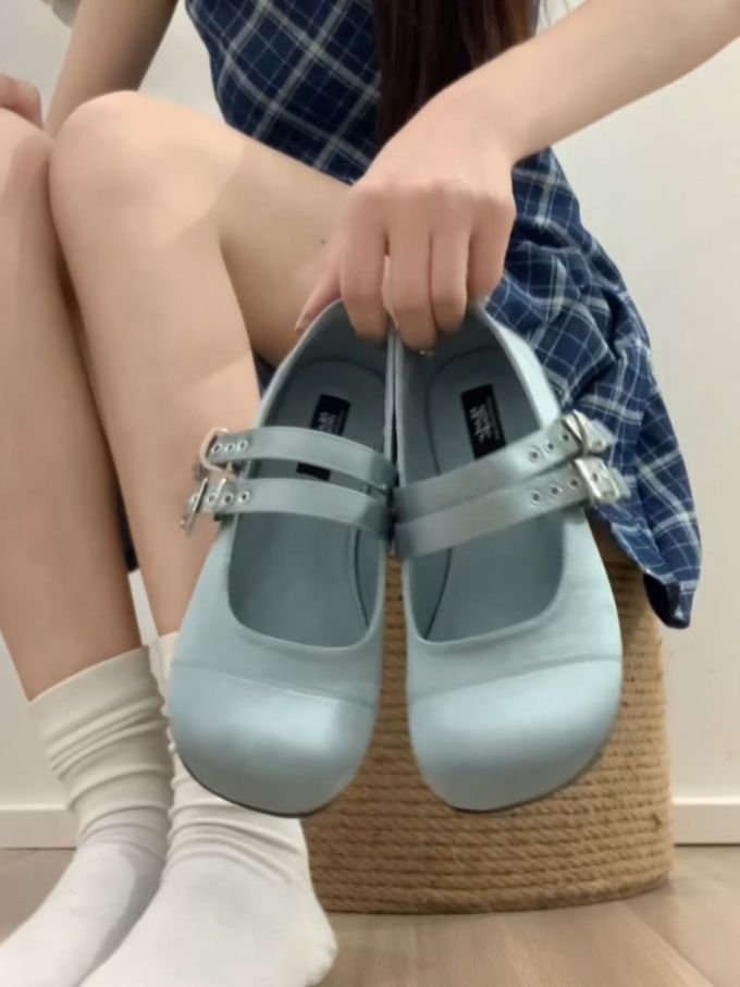 圆头 袢扣 中口鞋 皮革