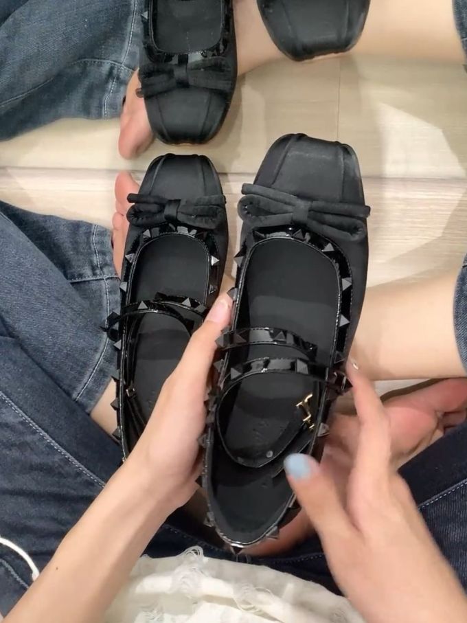 方头 袢扣 浅口鞋 皮革