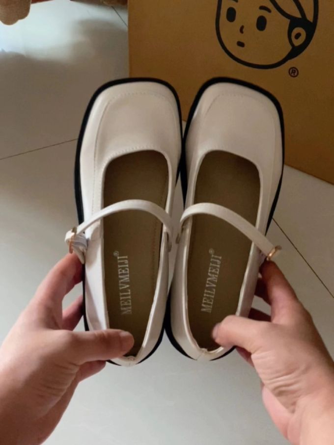 方头 袢扣 中口鞋 皮革 