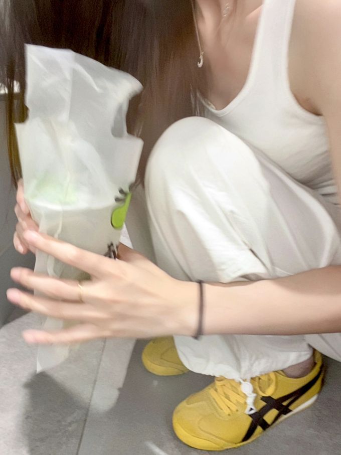 棉麻 圆形领 蒸气灰 鸽羽色 亮白色 