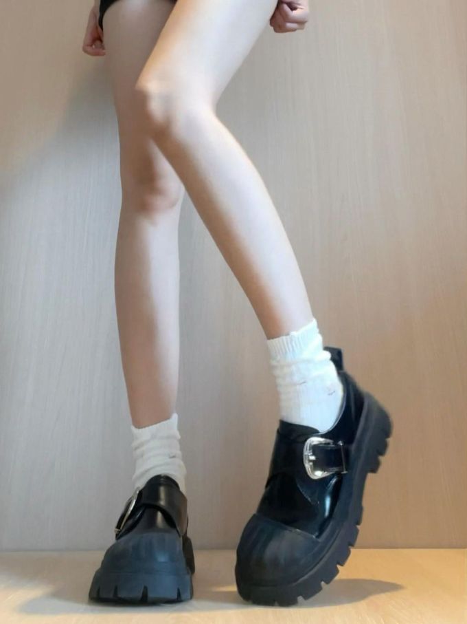圆头 低帮 袢扣 深口鞋 皮革 