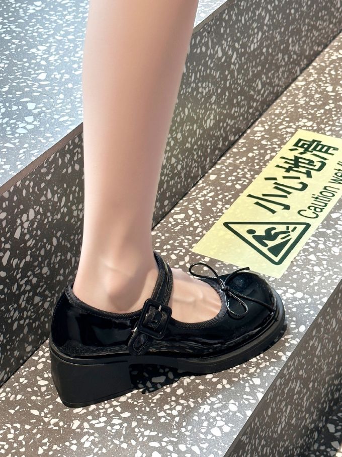 圆头 低帮 深口鞋 皮革 