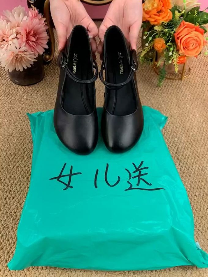 圆头 袢扣 浅口鞋 皮革 