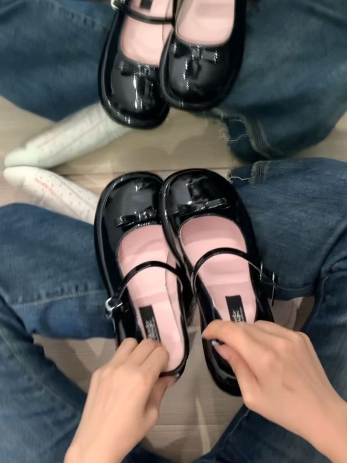 圆头 袢扣 浅口鞋 皮革 