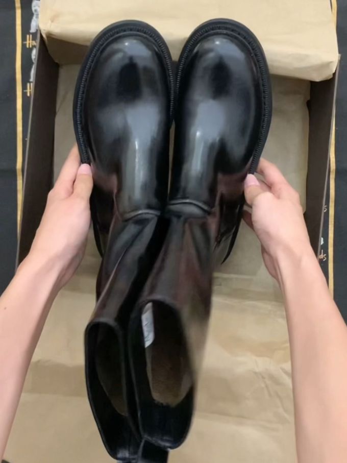 皮革 