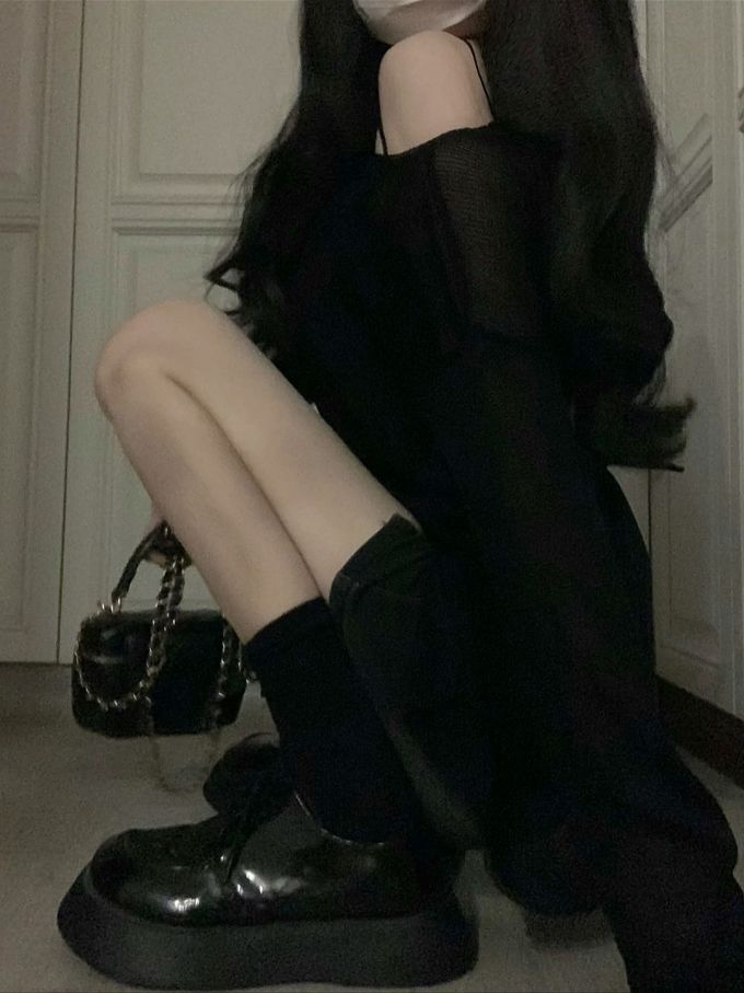 酱黑色 