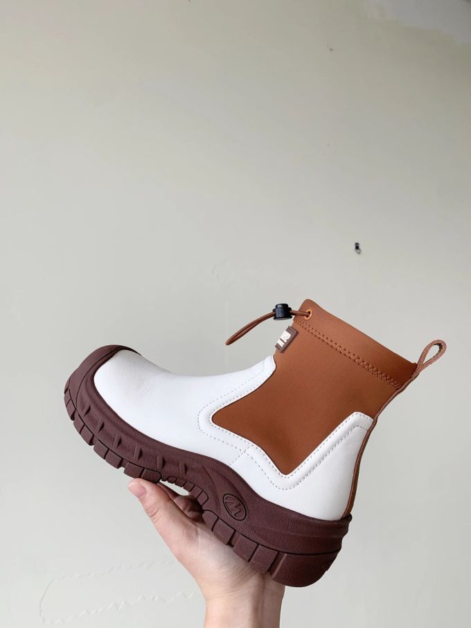 皮革 