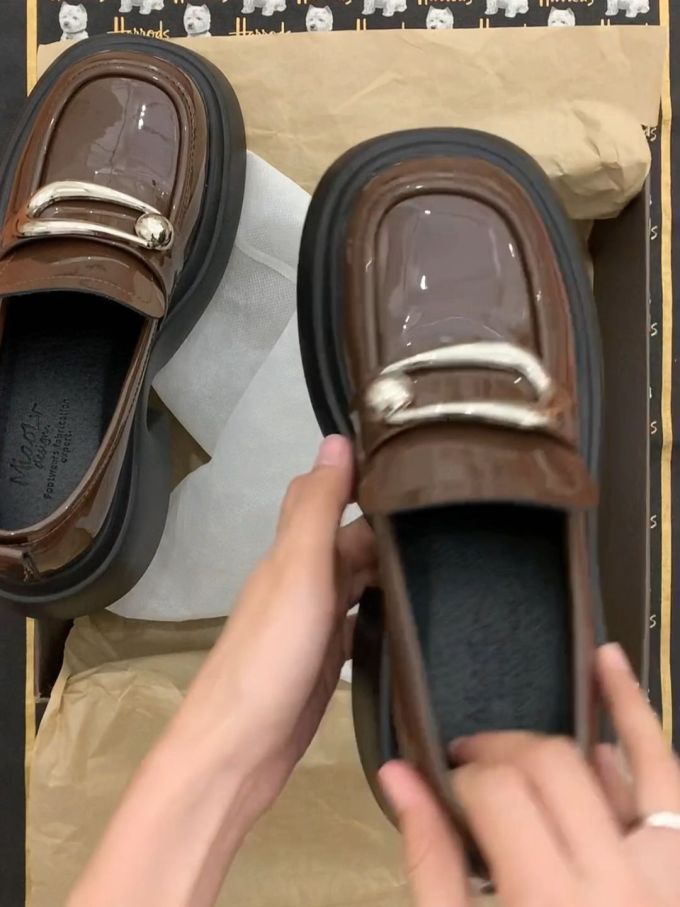 圆头 低帮 一脚蹬 深口鞋 皮革 
