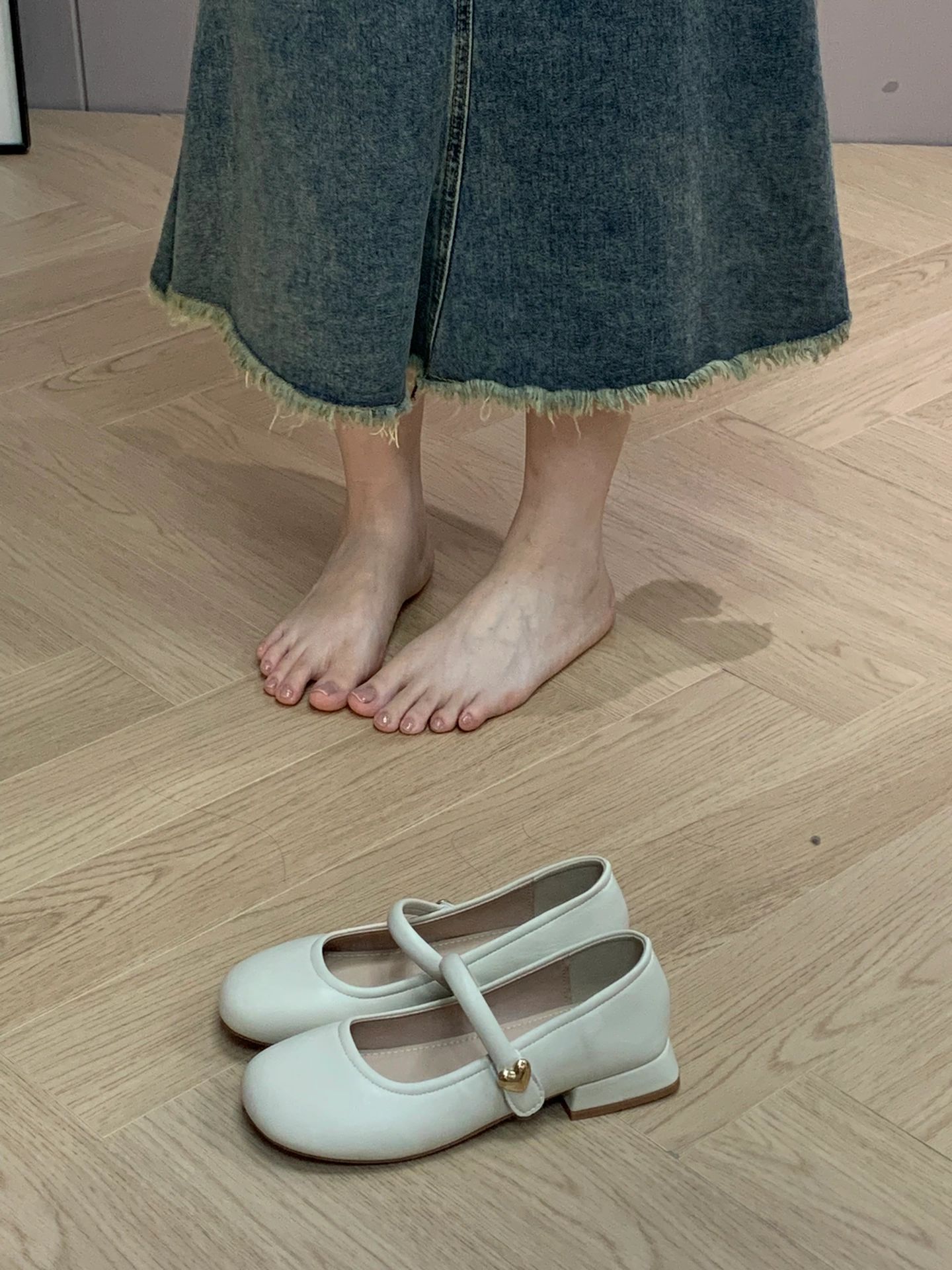 圆头 袢扣 中口鞋 皮革  - VALI鞋履AI设计主图