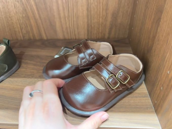 平底 袢扣 中口鞋 皮革 