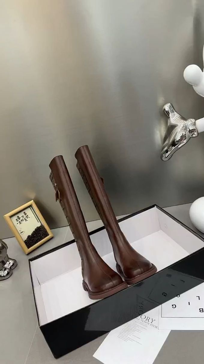 皮革 