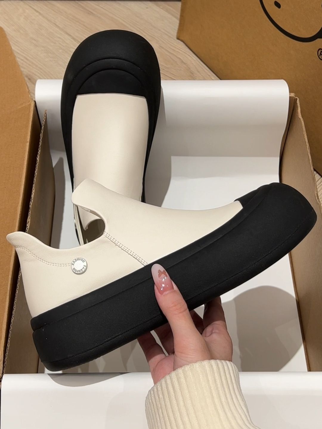 低帮 皮革  - VALI鞋履AI设计主图