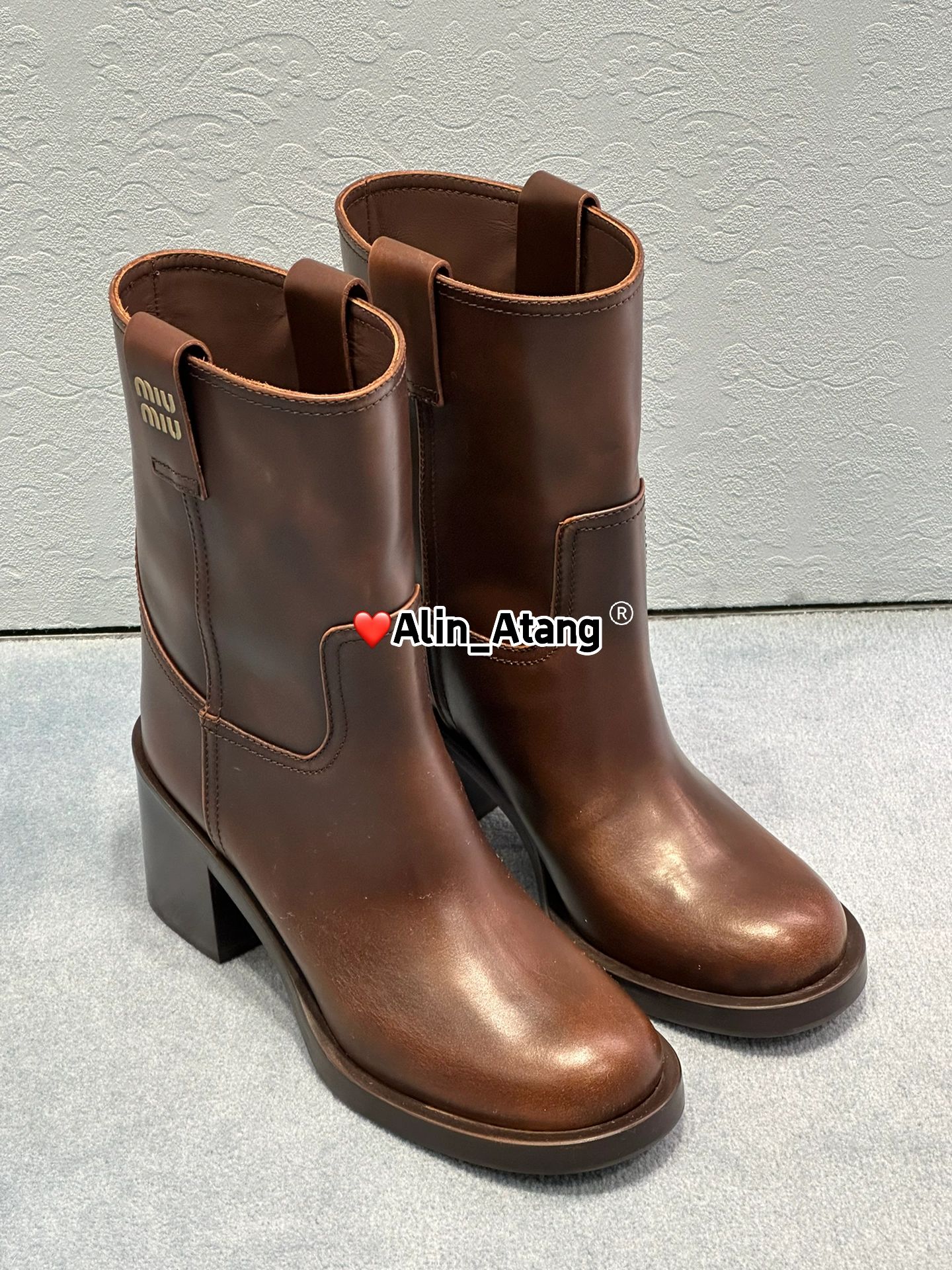 中跟 粗跟 圆头 皮革  - VALI鞋履AI设计主图