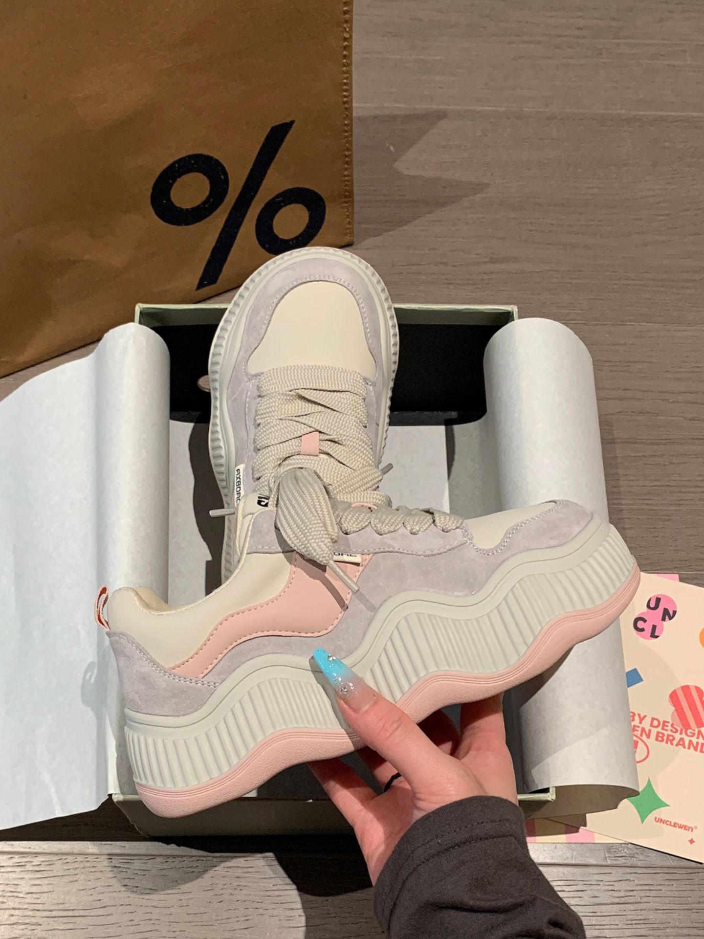 低帮 系带 皮革  - VALI鞋履AI设计主图