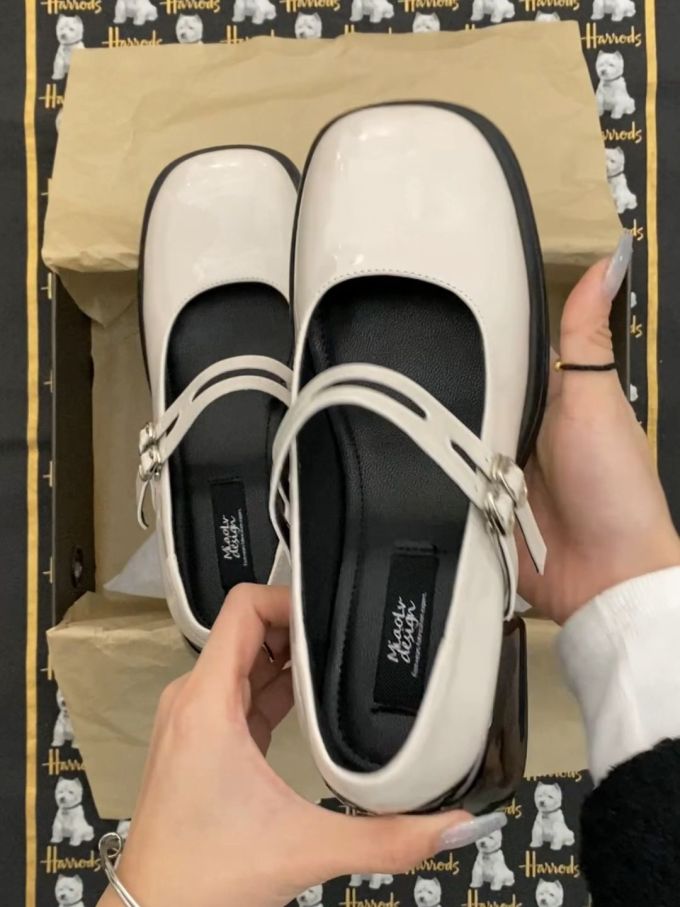 方头 袢扣 中口鞋 皮革 