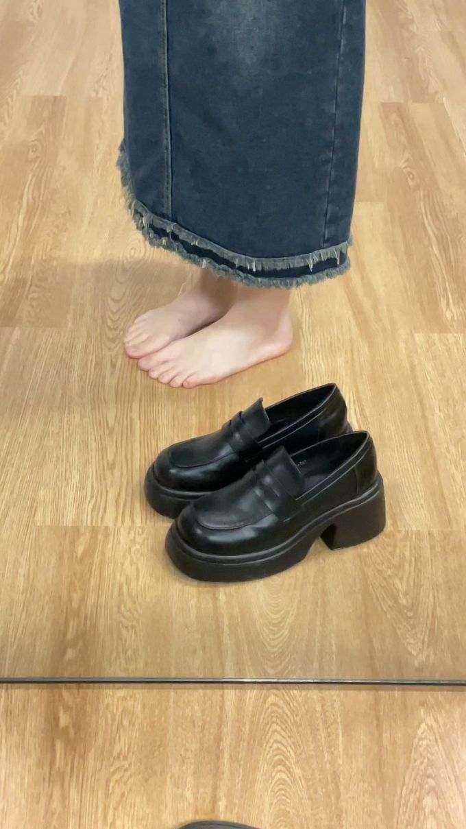 圆头 低帮 一脚蹬 深口鞋 皮革 