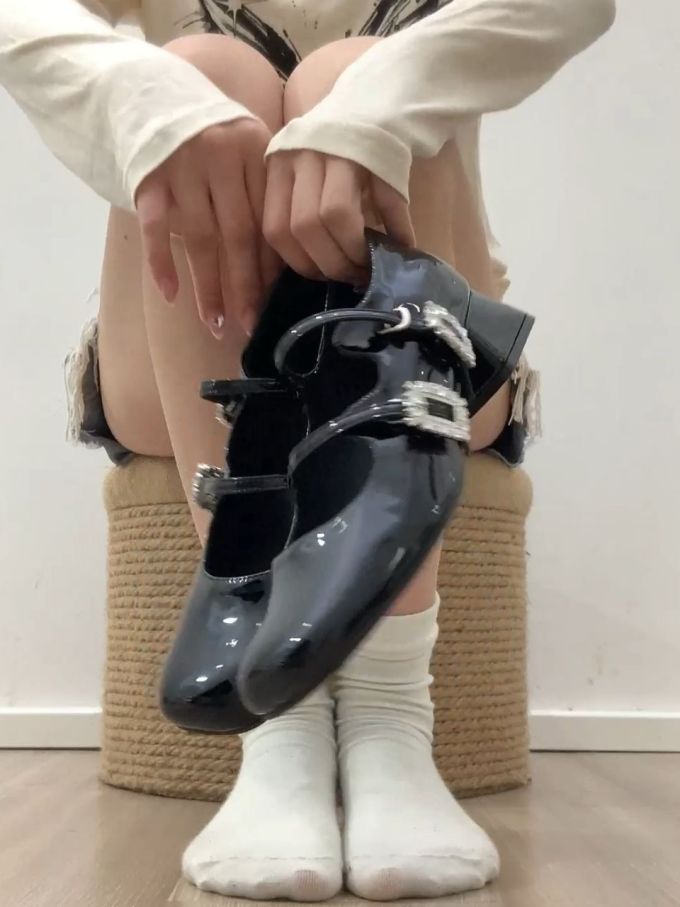 圆头 袢扣 中口鞋 皮革 