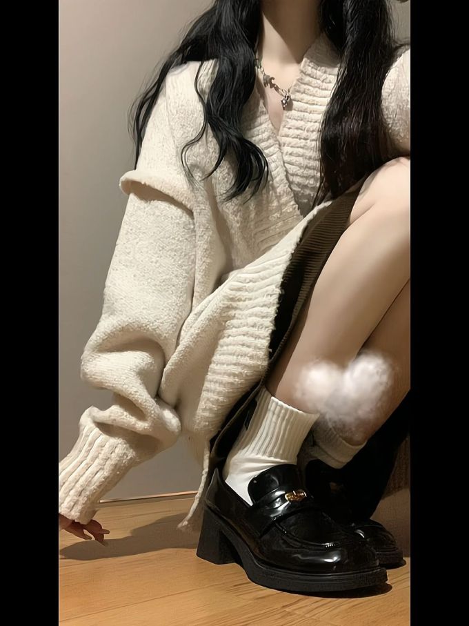 毛纺 V领 细针 羊皮纸浅驼 草纸色 基础扣饰 